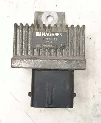 Opel Vivaro Glow plug pre-heat relay 9640469680A