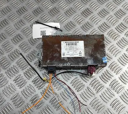 Mercedes-Benz E A207 HiFi Audio sound control unit A1668202089 A1669027703