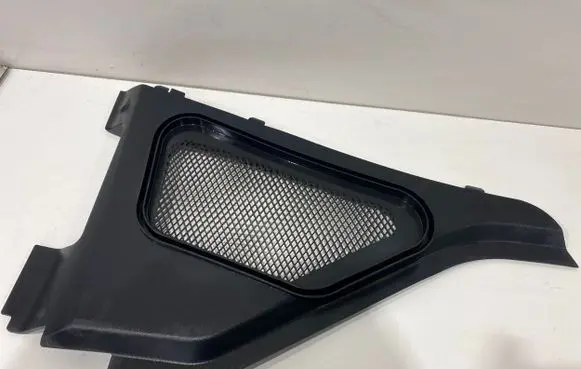 Mercedes-Benz ML W166 Wiper trim A1668300013