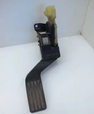 Ford Focus Accelerator throttle pedal 2M519F836AE