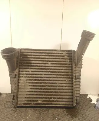 Audi Q7 4L Intercooler radiator 7L6145804 E3703003