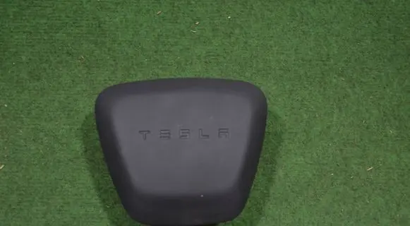 Tesla Model S Steering wheel airbag 1625769