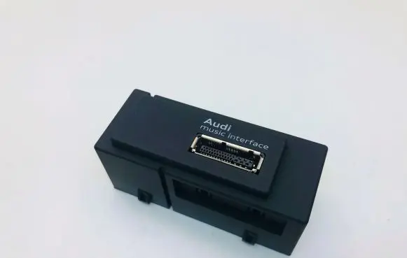Audi A3 S3 8V USB socket connector 8V0035736