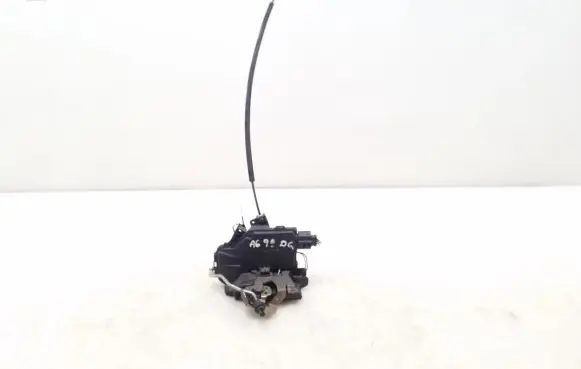 Audi A6 S6 C5 4B Rear door lock 4B0839016B
