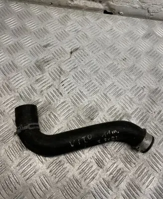 Mercedes-Benz Vito Viano W639 Engine coolant pipe/hose A6395017382