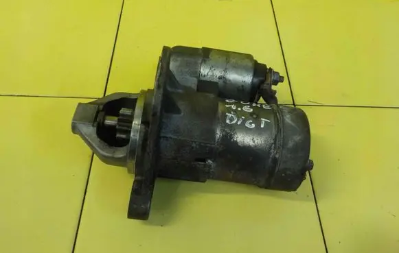Nissan Juke I F15 Starter motor 23300EN20D 9SP13