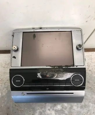 Maserati Quattroporte Radio/CD/DVD/GPS head unit 06700093100BILI 06700093100 68212905AA