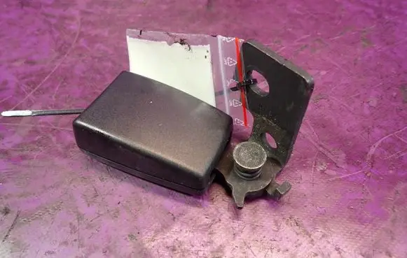 Fiat Punto (199) Front seatbelt buckle