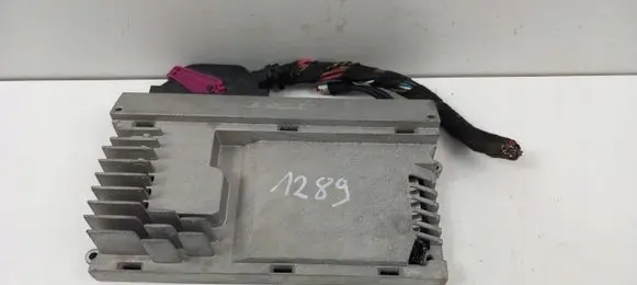 Audi A6 S6 C6 4F Sound amplifier