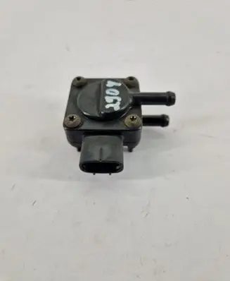 Nissan Pathfinder R51 Oil pressure sensor 1049901330