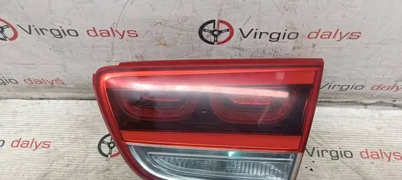 Tailgate rear/tail lights