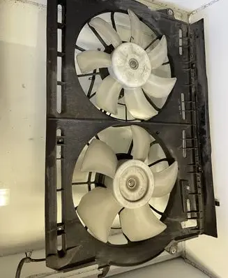 Toyota Avensis T250 Fan set 4227500310