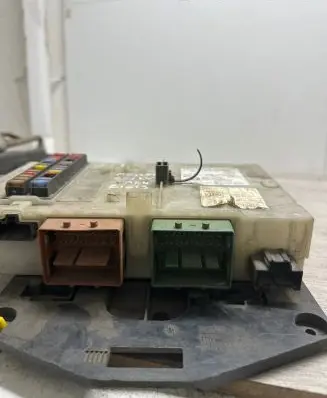 Ford Mondeo MK IV Fuse module 7G9T14A073DD LTQF01125TP 3699AF01125T