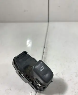Volvo V70 Electric window control switch 9472275