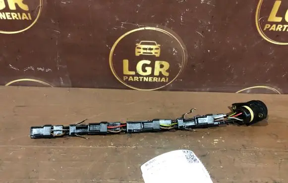 Volkswagen Touran I Fuel injector wires 038971803