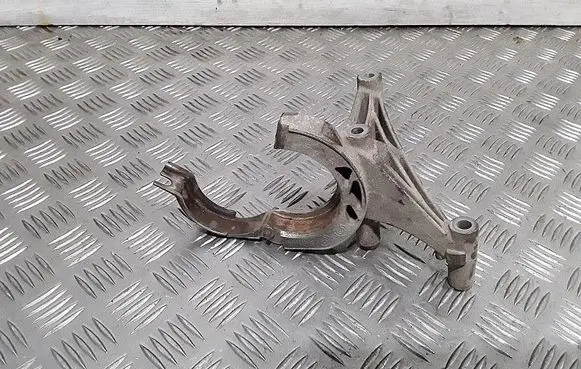 Mercedes-Benz Sprinter W907 W910 Driveshaft support bearing bracket A6512230700