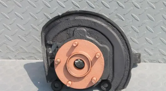 Nissan Juke I F15 Front wheel hub spindle knuckle