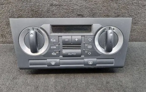Audi A3 S3 8P Climate control unit 8P0820043D 8P0820043D5PR