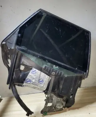 Audi 100 S4 C4 Front door window/glass frame 4A0839398A