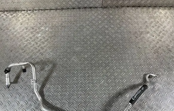 Opel Combo E Air conditioning (A/C) pipe/hose 9831702180