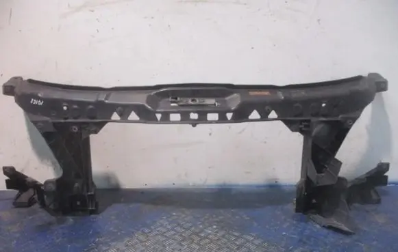 Mercedes-Benz Sprinter W906 Front bodywork piece 