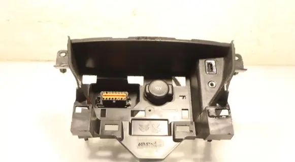 Peugeot 308 12 V Socket (front) 