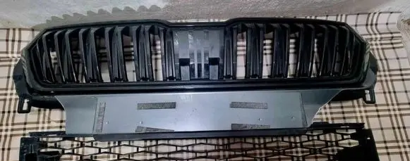 Skoda Karoq Front bumper upper radiator grill 57A853653G