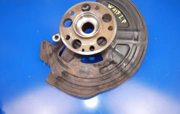 Mercedes-Benz CLA C117 X117 W117 Front wheel hub