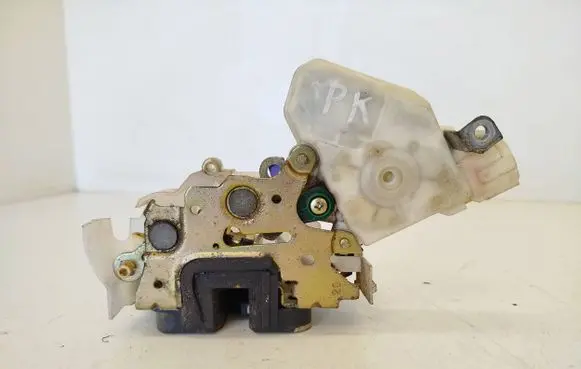 Nissan X-Trail T30 Front door lock 80553AA210 89A927 80A027