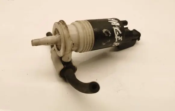 Chrysler Voyager Windscreen/windshield washer pump