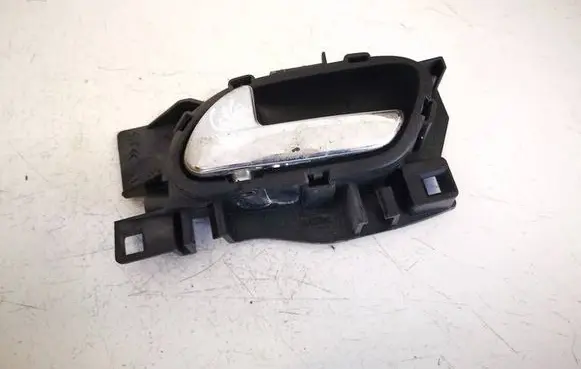 Rear door interior handle