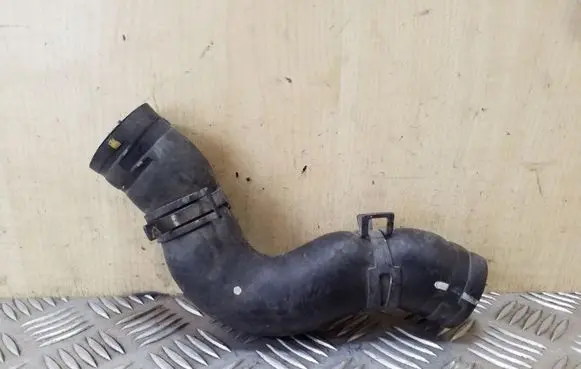 Toyota Avensis T220 Engine coolant pipe/hose