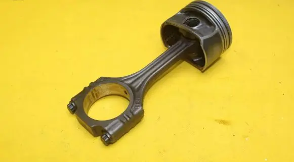 Skoda Octavia Mk2 (1Z) Piston with connecting rod 76L84