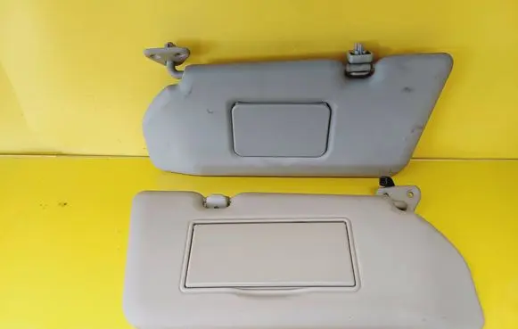 Nissan Almera Tino Sun visor