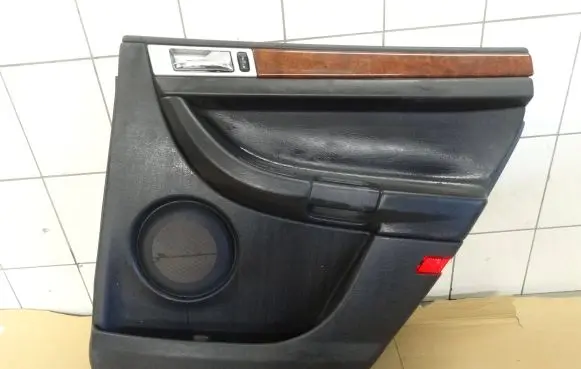 Chrysler Pacifica Rear door card panel trim