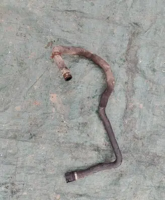 Engine coolant pipe/hose