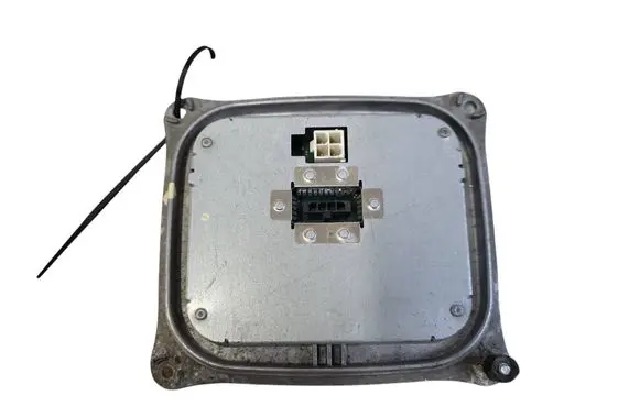 BMW X5 E70 Headlight ballast module Xenon 130732915301 10EEG071800