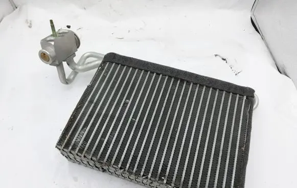BMW X3 E83 Air conditioning (A/C) radiator (interior) 6981100 1319515 V6901001