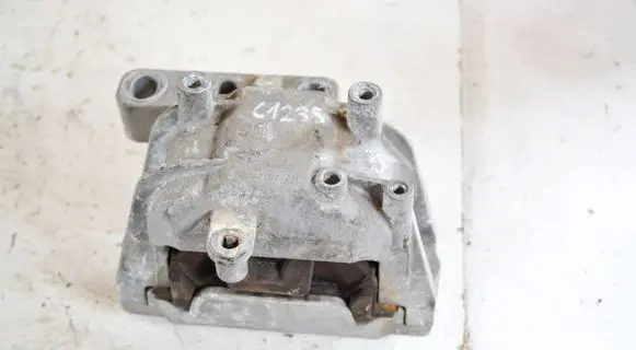 Volkswagen PASSAT B7 Engine mount bracket 1K0199262CN