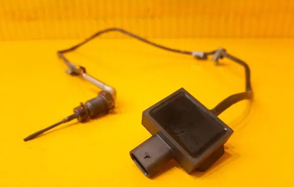 Mercedes-Benz E W238 Lambda probe sensor A0009056011
