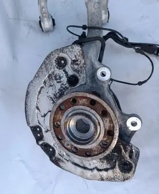 Mercedes-Benz GLC X253 C253 Front wheel hub spindle knuckle