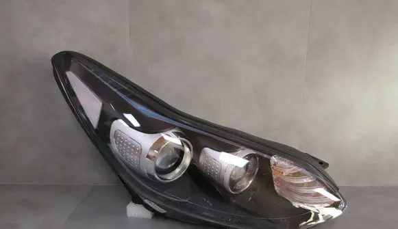 KIA Sportage Headlight/headlamp 92102F1110 R11R 010220181658