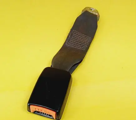 Suzuki Swift I Rear seatbelt buckle