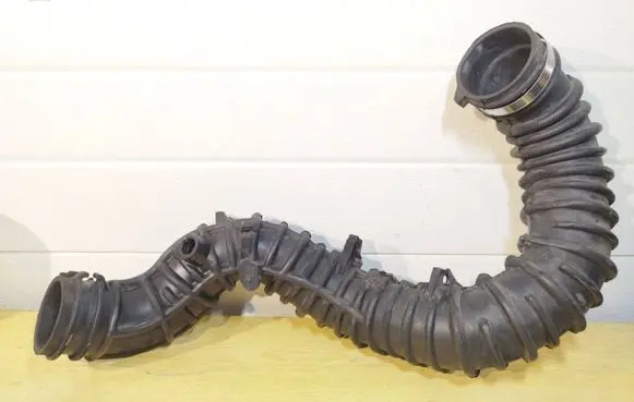 Renault Trafic II (X83) Intercooler hose/pipe 8200607746 93858731