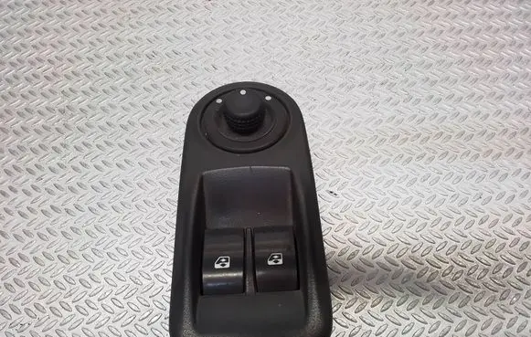 Renault Trafic II (X83) Electric window control switch 108269C 8200011867