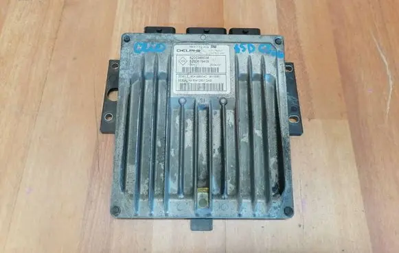 Renault Clio III Engine control unit/module 8200399038 R0410B034C 8200619409
