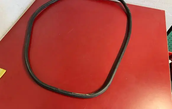 BMW X1 U11 Rear door rubber seal (on body) 9451508 5A2E816 51729451508
