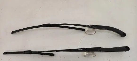 Hyundai Tucson IV NX4 Front wiper blade arm