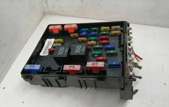Volkswagen PASSAT CC Fuse module 3C0937125 63592777 19308219