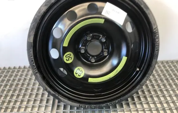 Mercedes-Benz R W251 R16 spare wheel